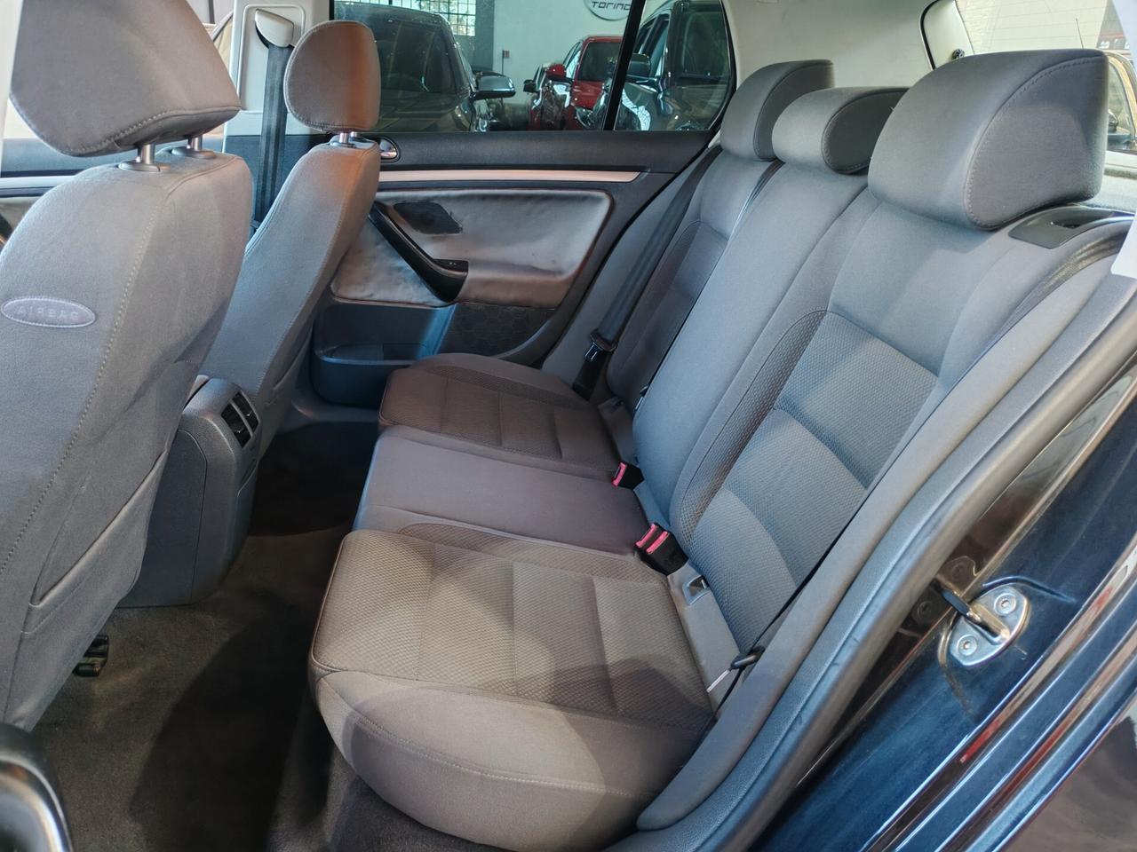 Volkswagen Golf 1.6 FSI 116 cv