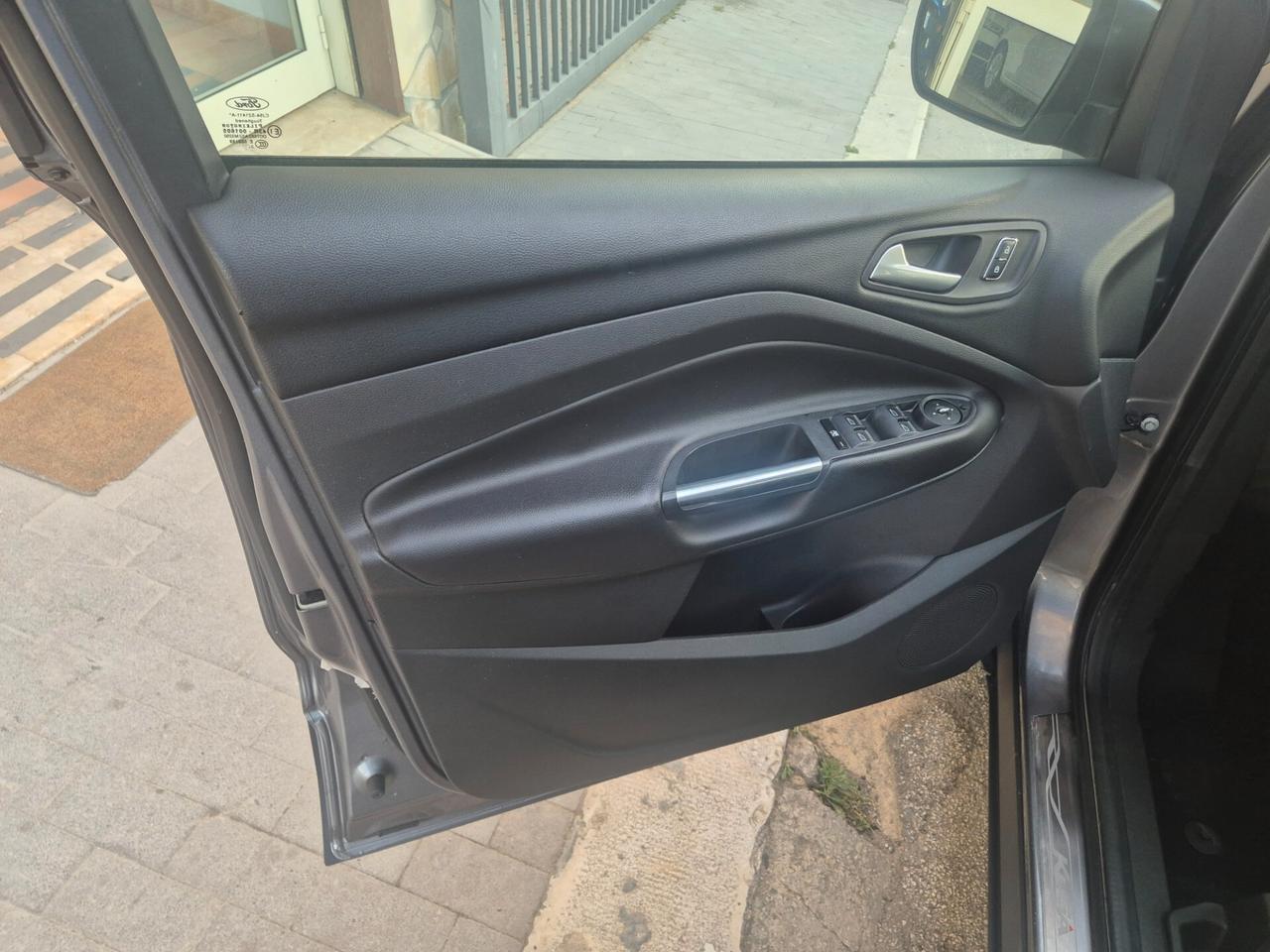 FORD KUGA ANNO 2014 2.0 TDCI 140 CV TITANIUM KM CERTIF