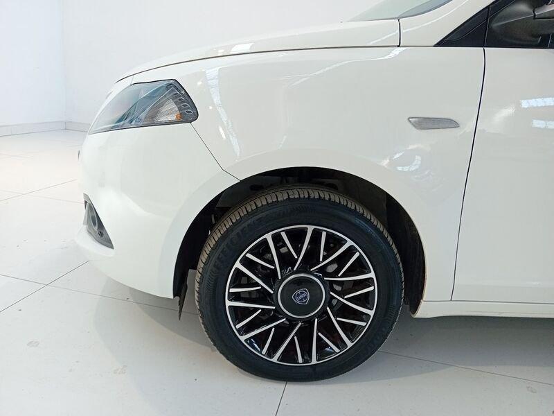 Lancia Ypsilon Ypsilon 1.0 FireFly 5 porte S&S Hybrid Platino