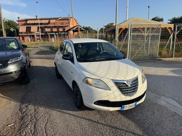 Lancia Ypsilon 1.2 69 CV 5 porte GPL Ecochic Silver