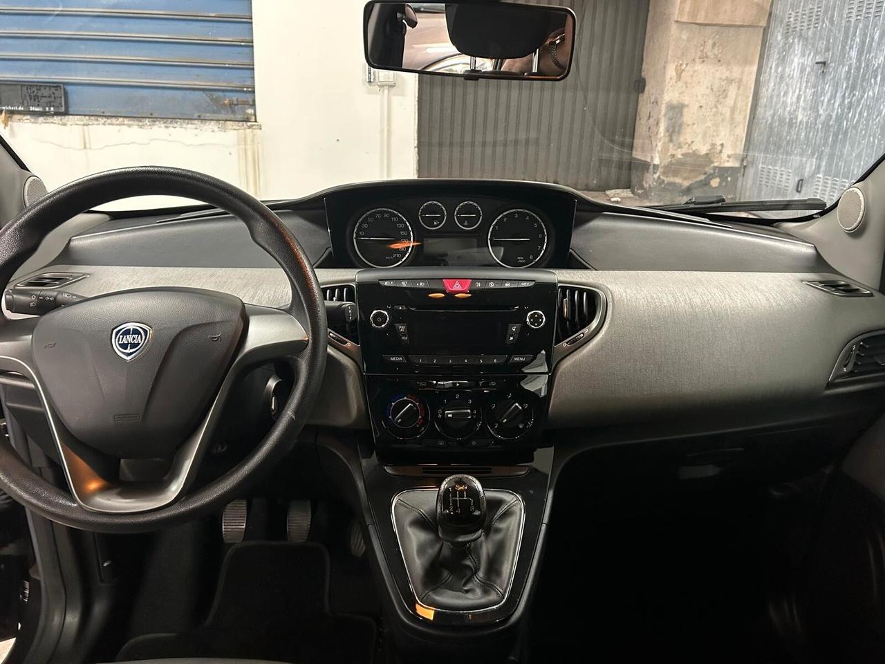 Lancia Ypsilon 1.2 69 CV 5 porte Gold