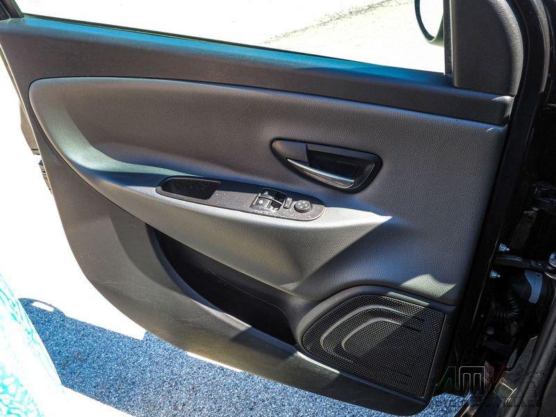 Lancia Ypsilon 1.2 69 CV 5 P. IMPIANTO GPL