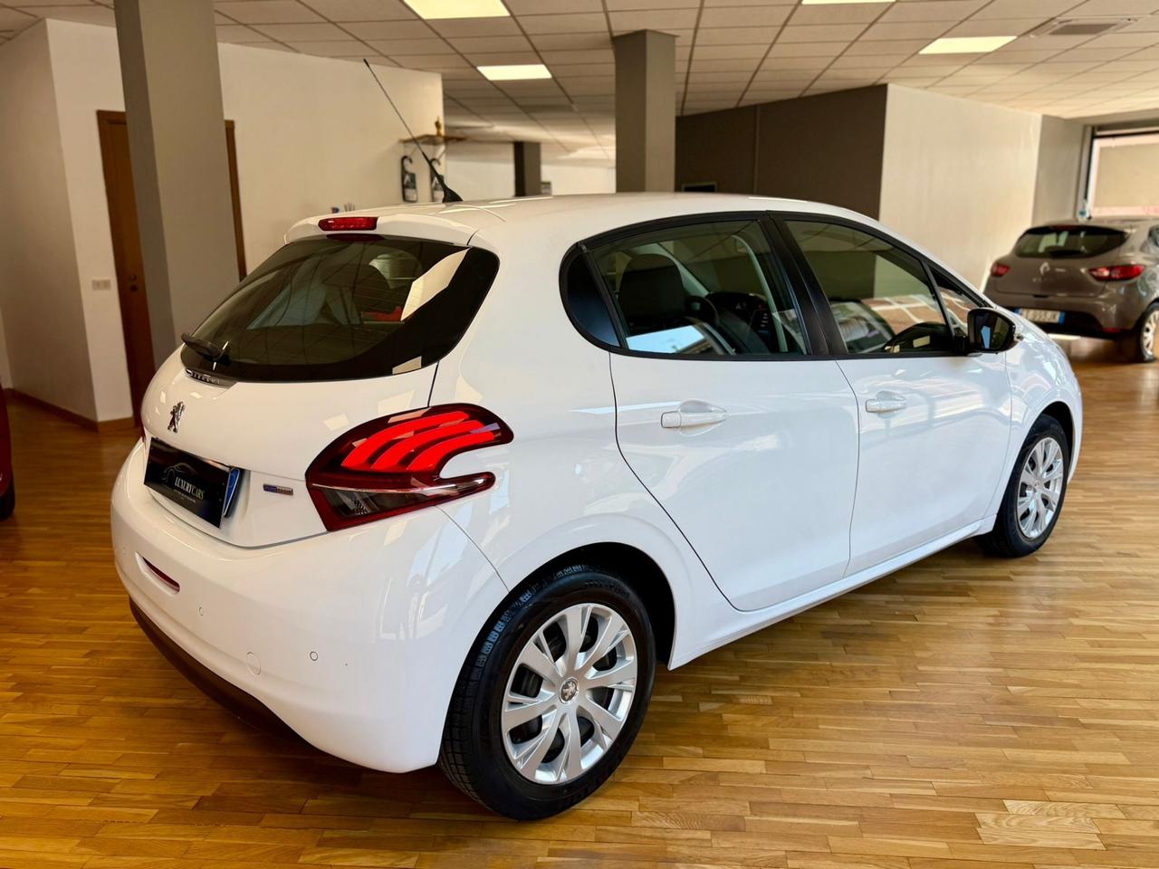 Peugeot 208 PureTech 1.2 Benzina 82CV 5 porte Allure Soli 40.000km!!!