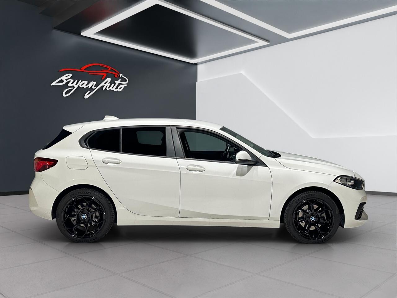 Bmw 118 118d 5p. Business Advantage