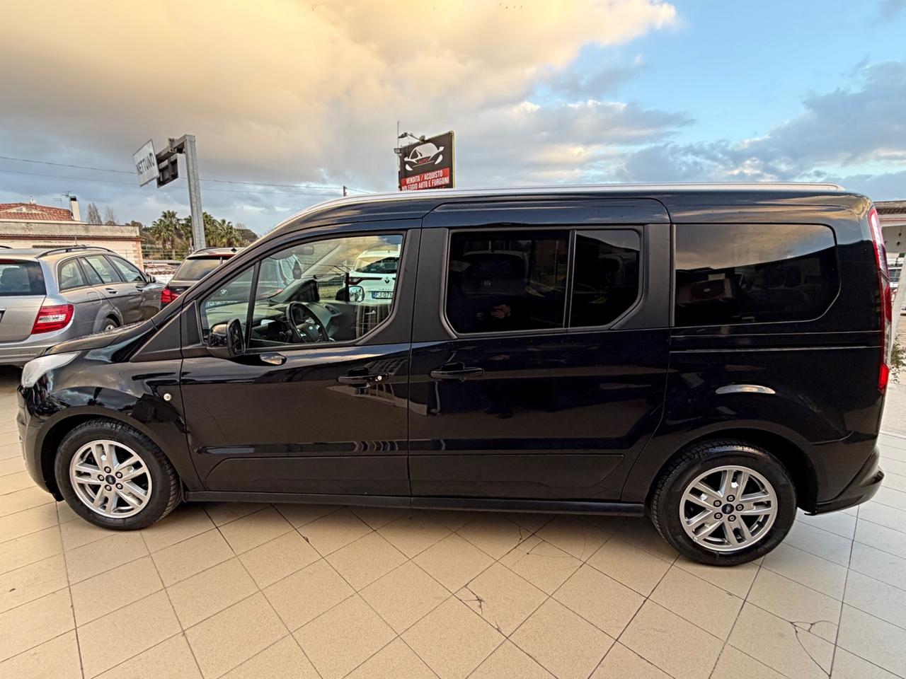 Ford Tourneo Connect 1.5 TDCi 120 CV Powershift Titanium