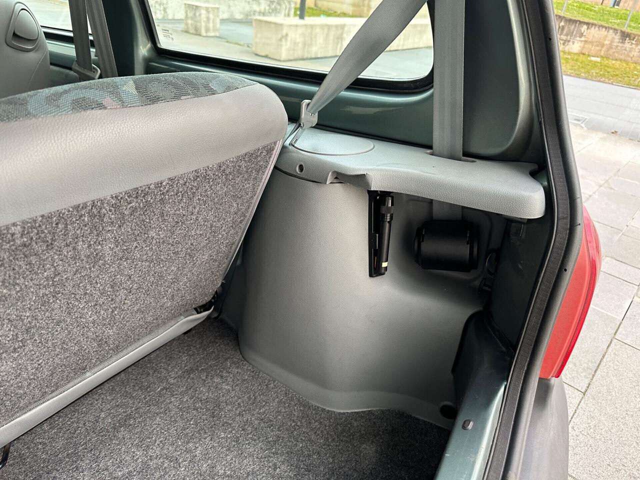 Renault Twingo 1.2i cat Ice Neopatentati