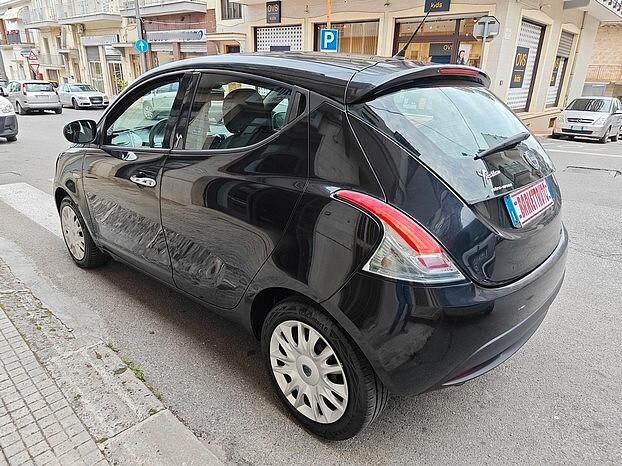 LANCIA Ypsilon 1.2 Benzina 69 CV 5 porte - 2013
