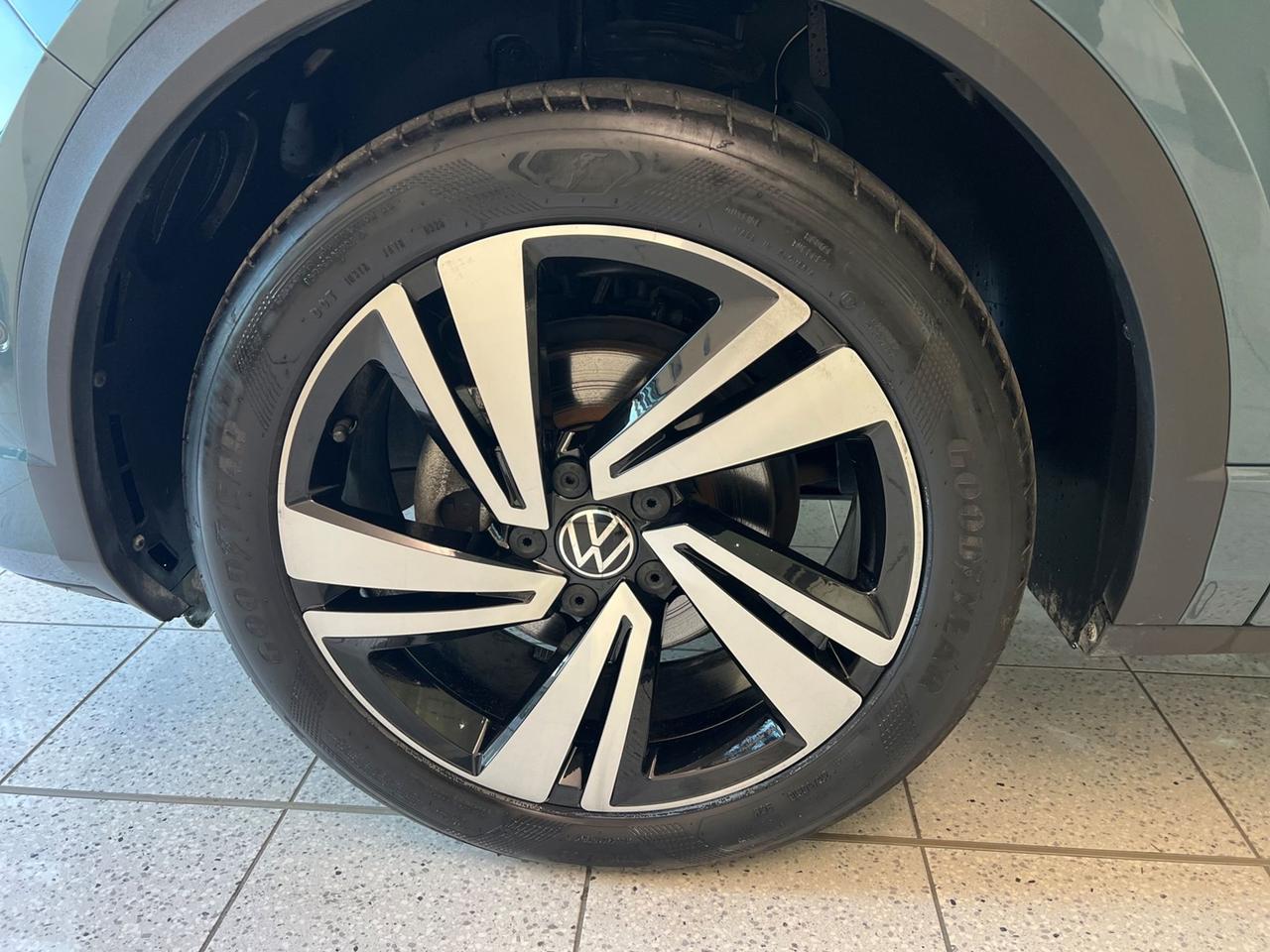 VOLKSWAGEN T-Roc 2022 1.5 tsi R-Line dsg - PARI AL NUOVO!