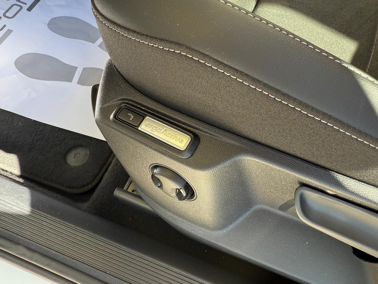 Volkswagen T-Roc 2.0 TDI SCR Style - TETTINO - UNIPRO