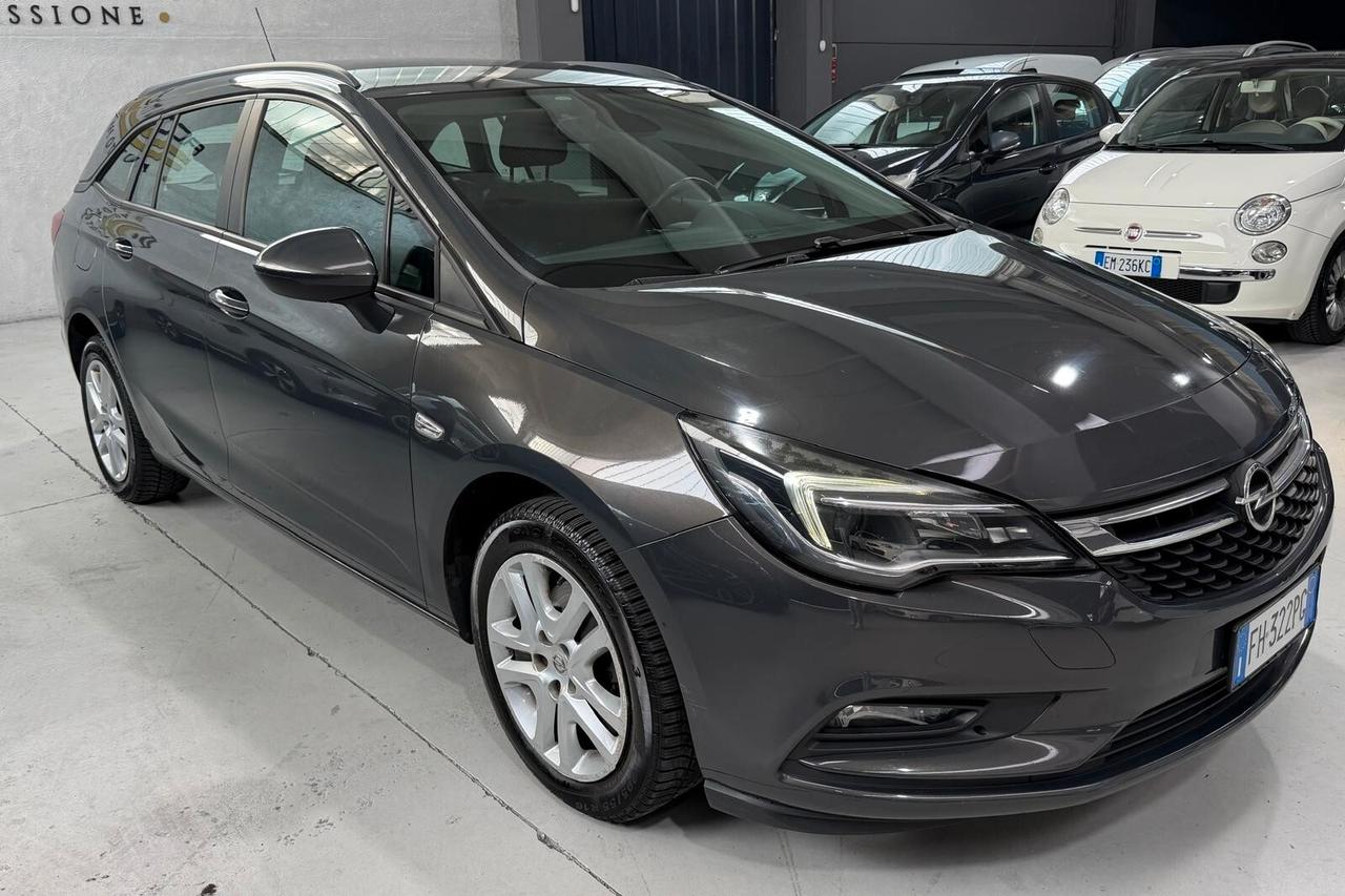 Opel Astra IVA ESPOSTA Neopatentati Cambio Automatico