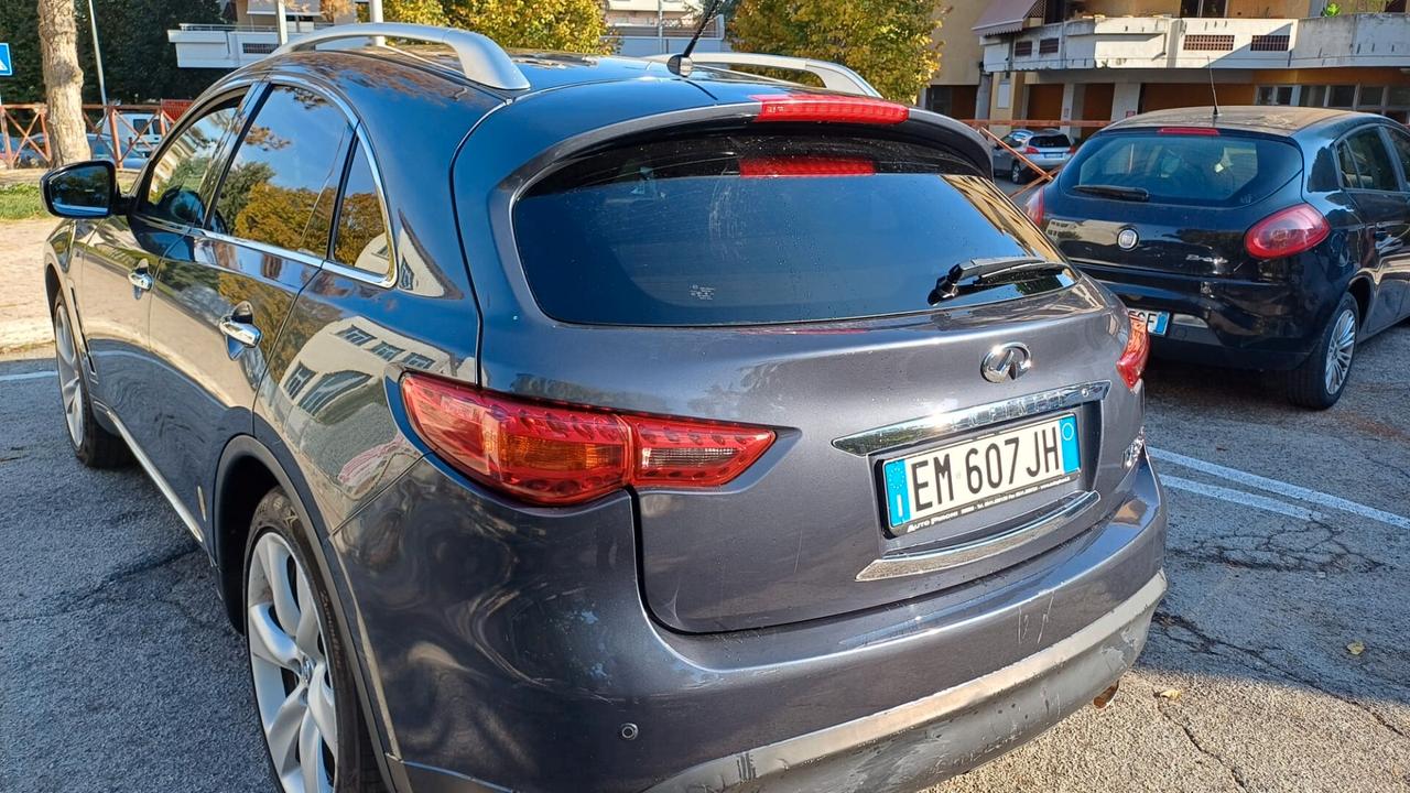 Infiniti FX30d S Premium