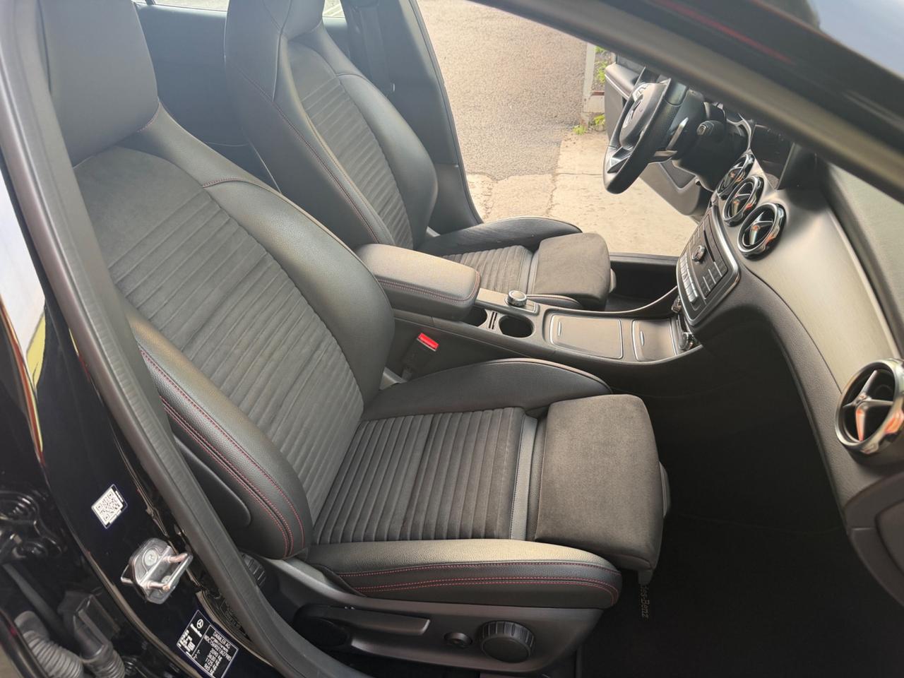 Mercedes GLA 200 d Autom. 4Matic Premium AMG