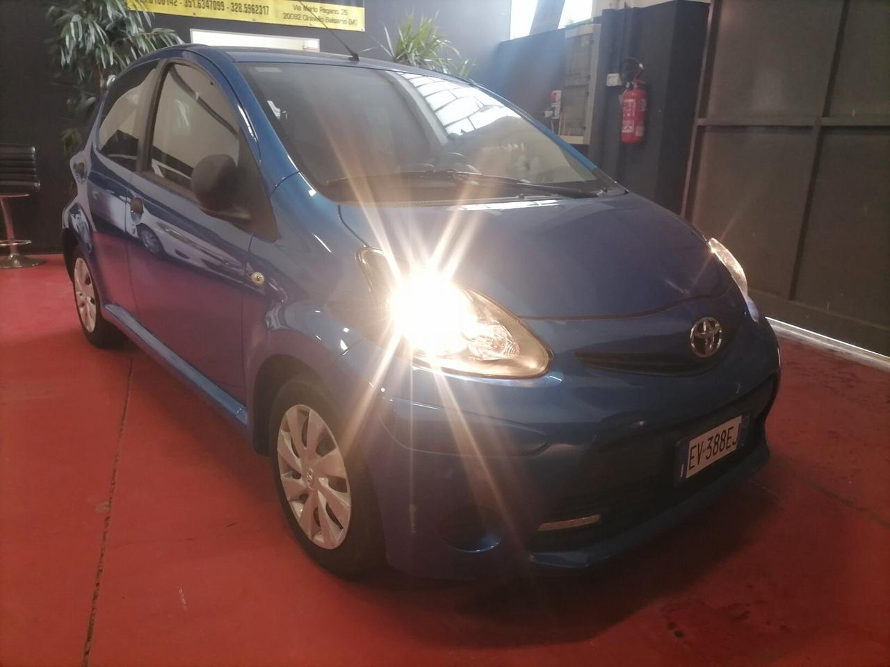 Toyota Aygo 1.0 12V VVT-i 5 porte Cool Soda Connect