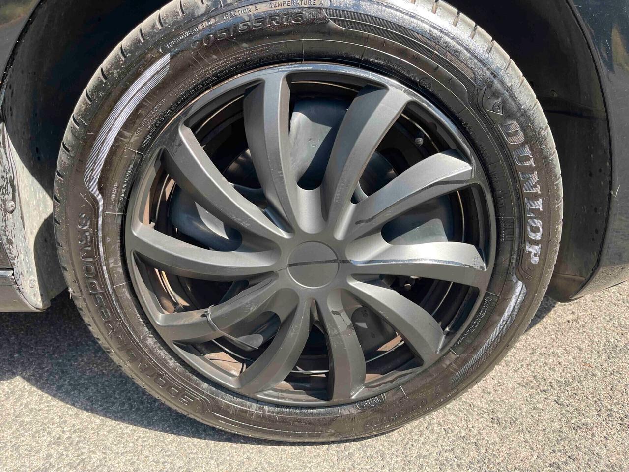 Volkswagen Golf 1.6 TDI GARANZIA 12 MESI Comfortline NEOPATENTATI DITRIBUZIONE OK GOMME NUOVE
