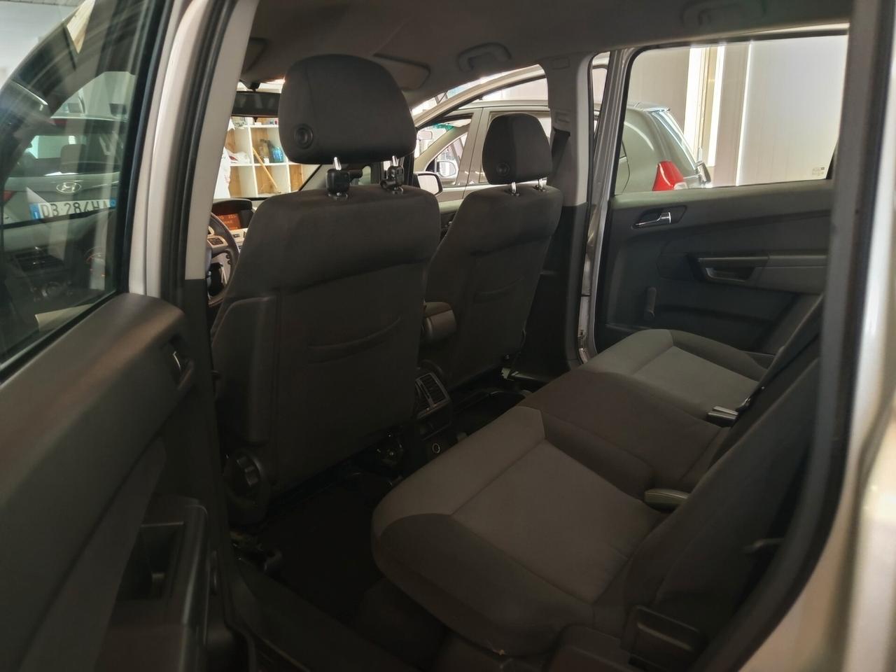 Opel Zafira 7 posti, 133 Mila chilometri ok neopatentati