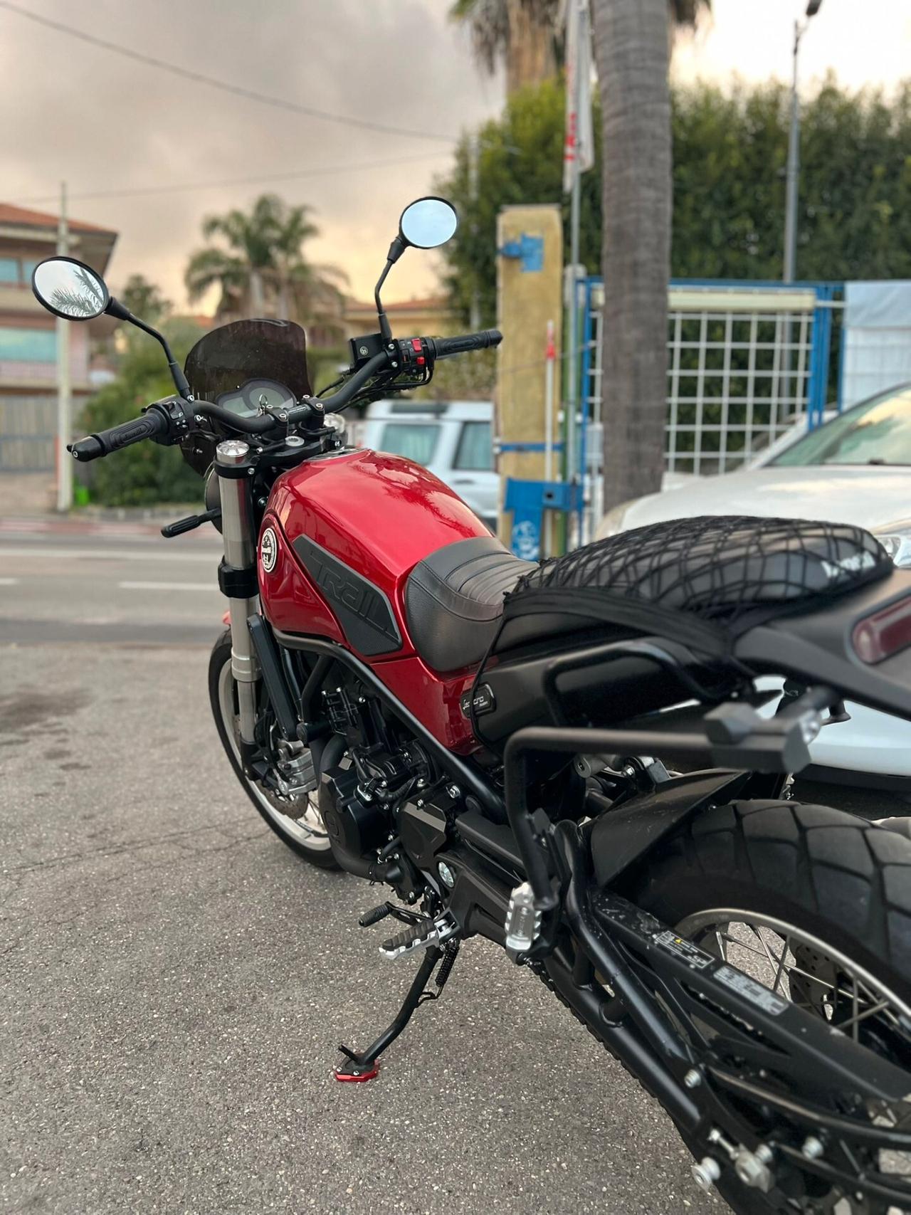 Benelli Leoncino 500 X