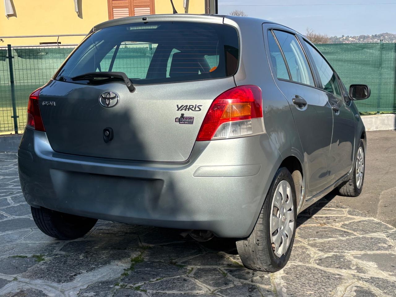 Toyota Yaris 1.0 5 porte Sol