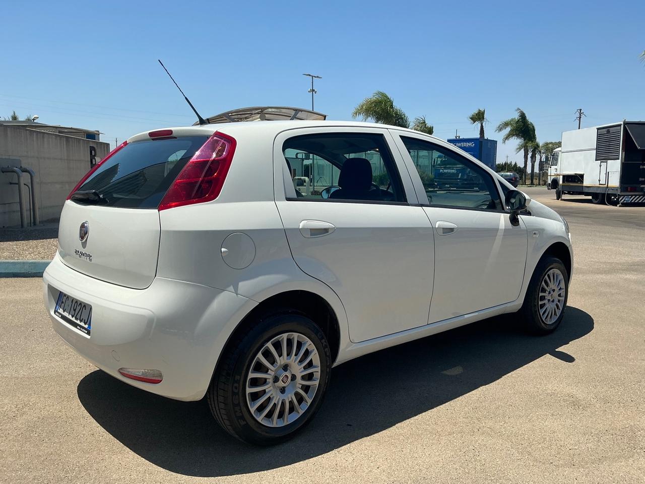 FIAT PUNTO 1.4 NATURAL POWER BENZINA E METANO 2015
