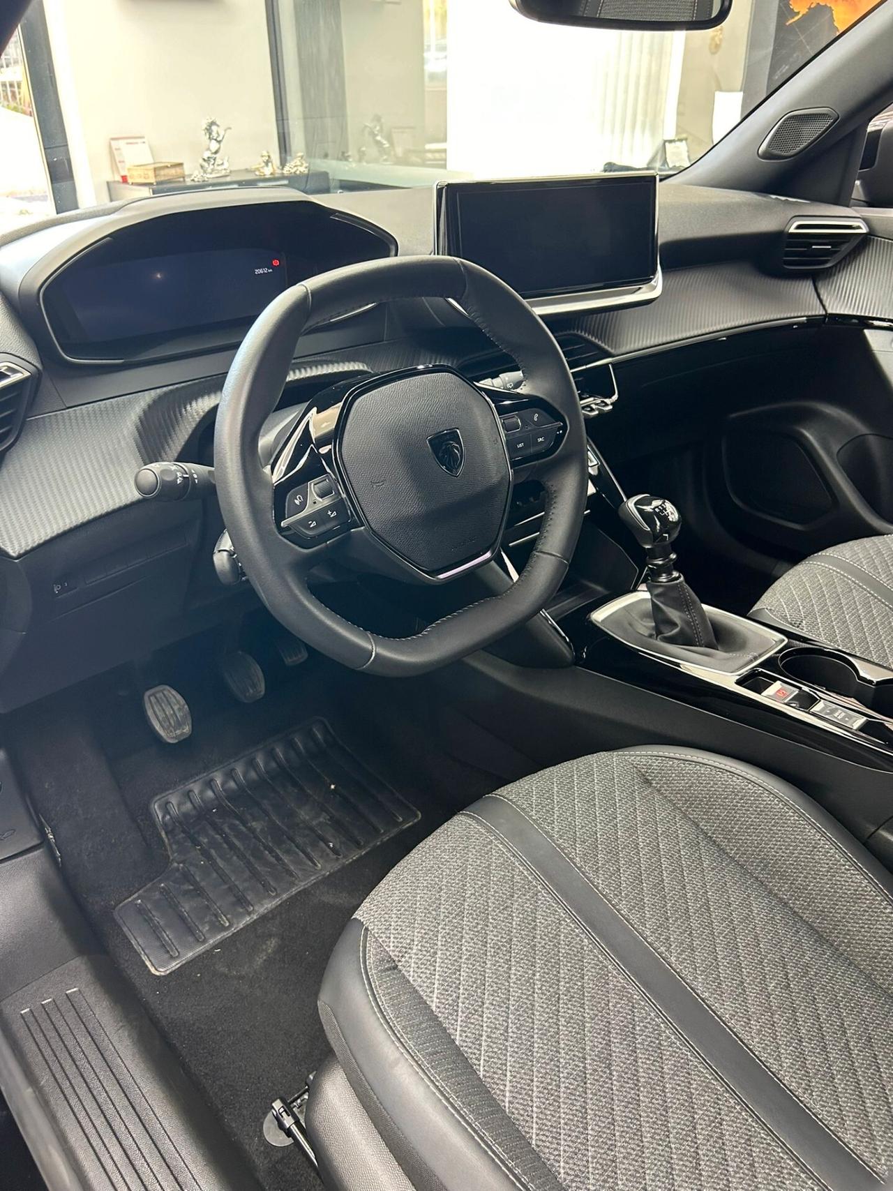 Peugeot 2008 PureTech 1.2 Benzina 100 cv S&S Allure