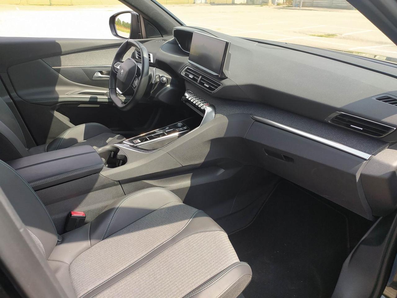 Peugeot 3008 Allure Pack 1.5 Blue HDI 130 #12056