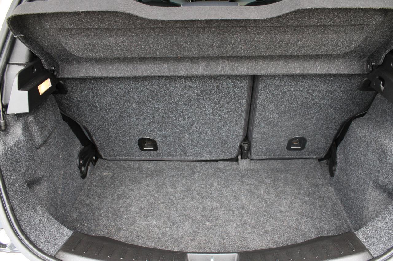 Lancia Ypsilon 1.0 FireFly 5 porte S&S Hybrid Ecochic Silver