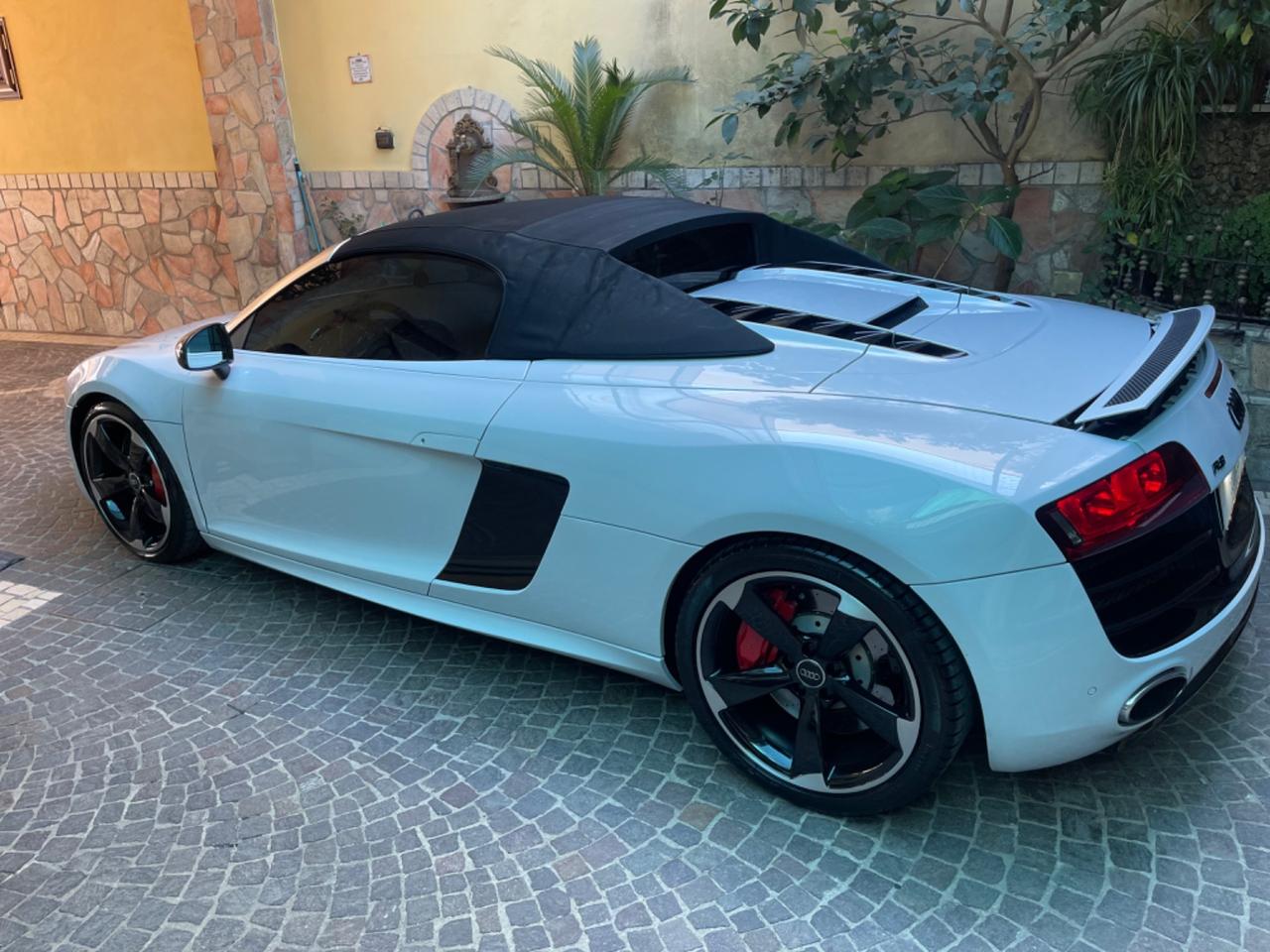 Audi R8 Spyder 5.2 V10 FSI quattro R tronic