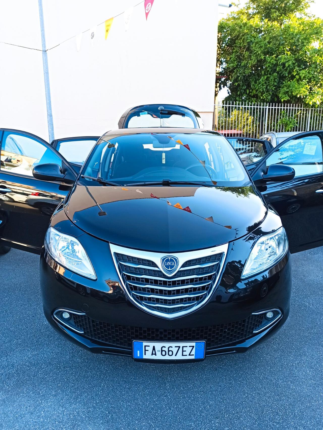 Lancia Ypsilon 1.2 69 CV 5 porte Gold Impeccabile!!!!!