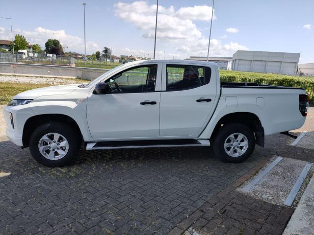 Mitsubishi L200 d.cab 2.3d Invite Connect 4wd 150cv