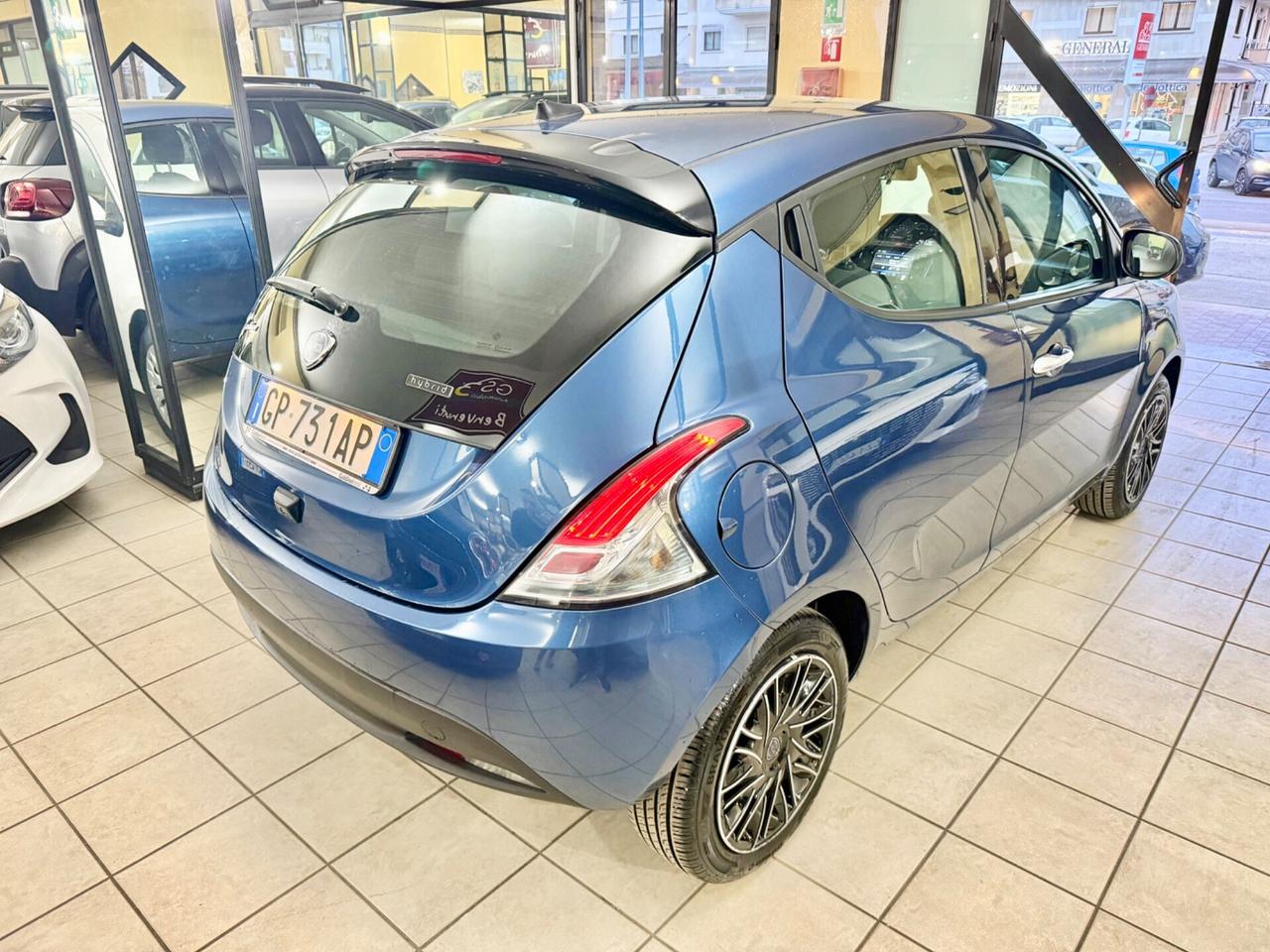 Lancia Ypsilon 1.0 FireFly 5 porte S&S Hybrid Gold
