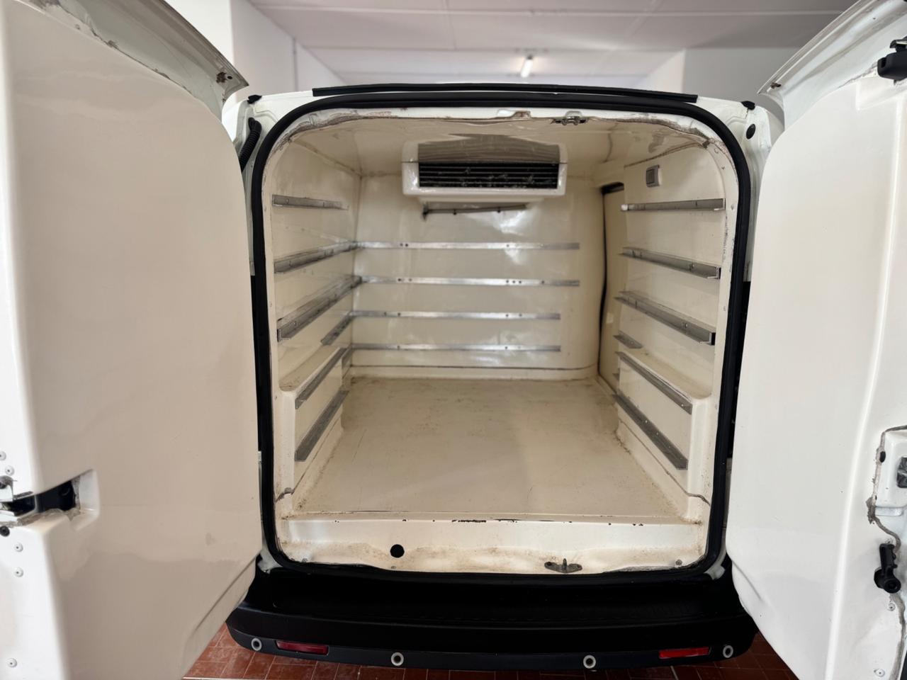Opel combo 1.4 turbo 120cv metano frigorifero e6b