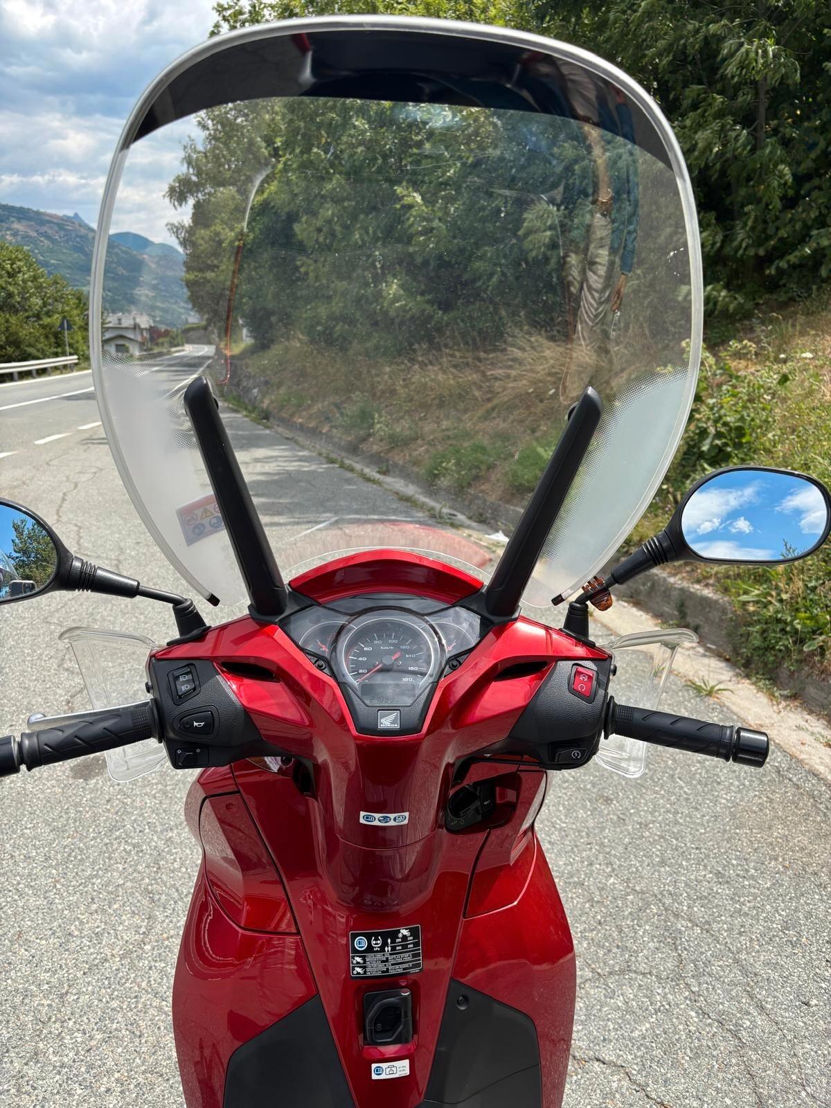 Honda SH 300 i - ABS - KEYLESS