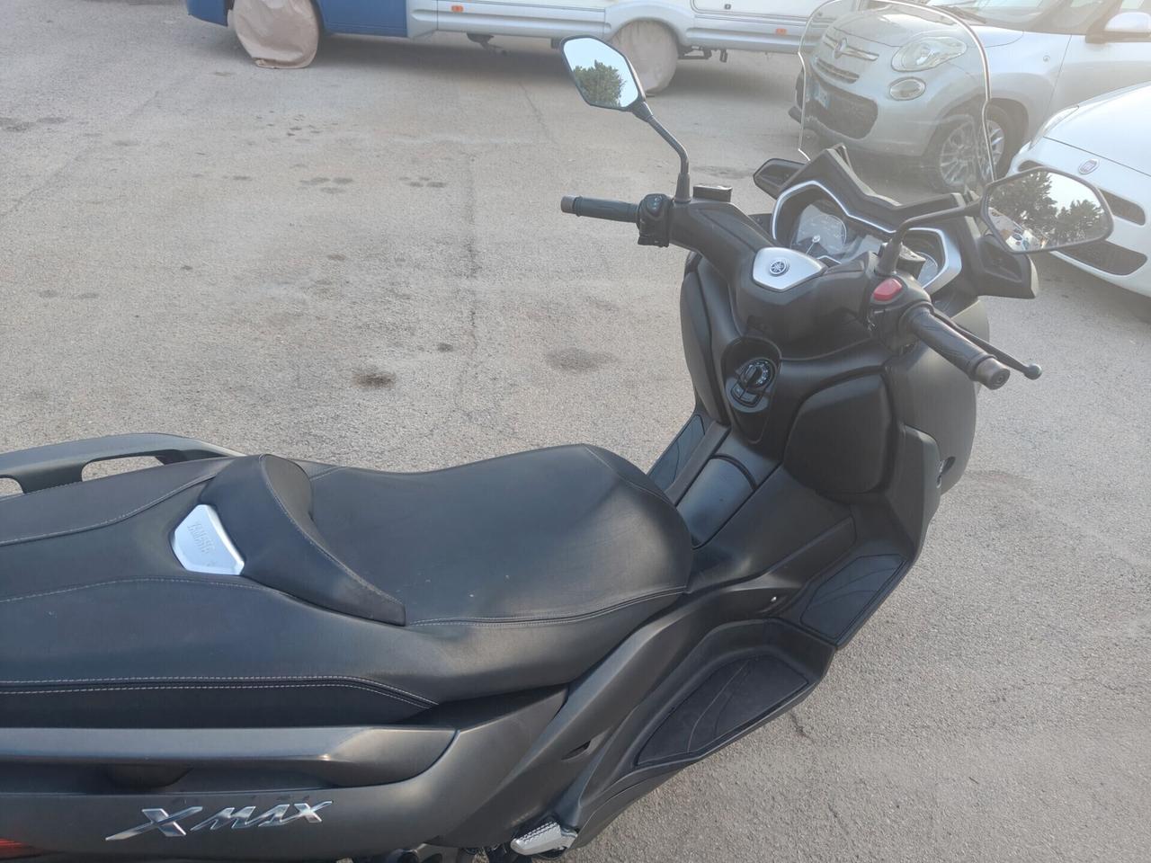 Yamaha X-Max 300 permuta auto/moto