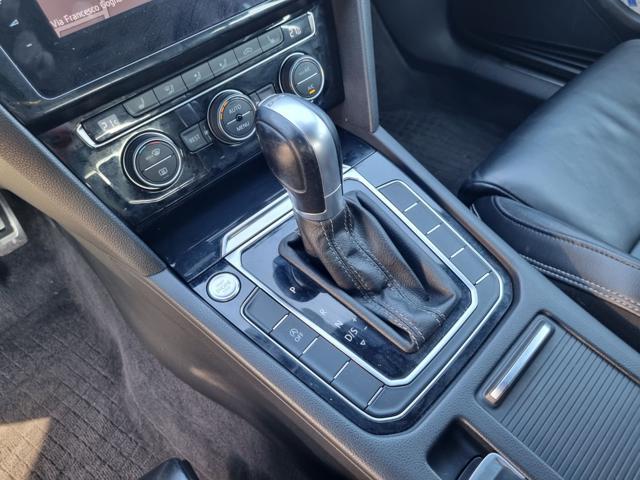 VOLKSWAGEN Passat Variant 2.0 TDI DSG Executive BlueMotion Tech.