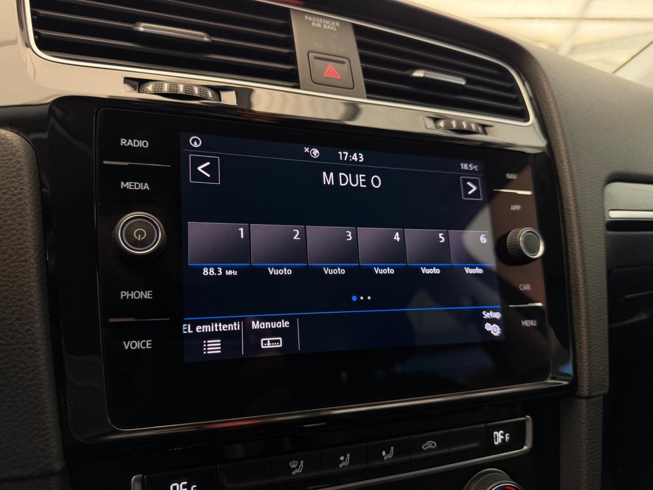 Volkswagen Golf 1.6 TDI 115 CV DSG COCKPIT