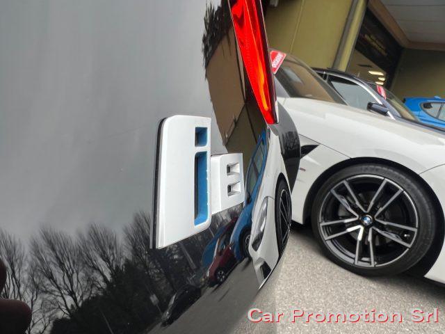 BMW i8 ibrida benzina /elettrica accessoriatissima