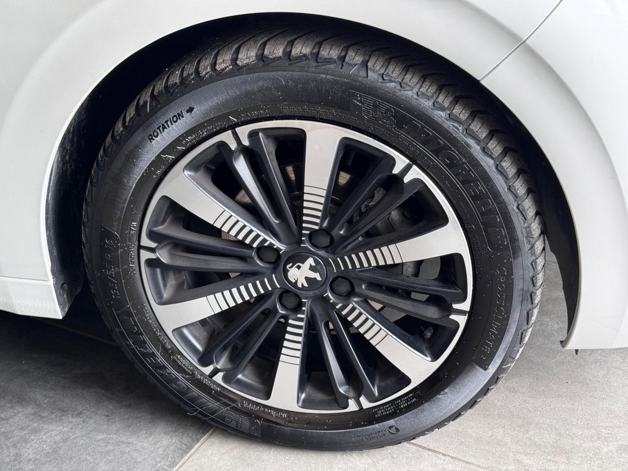 Peugeot 208 BlueHDi 100 S&S 5 porte Signature