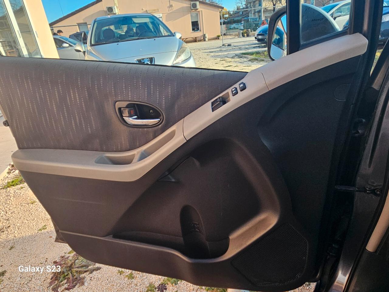 Toyota Yaris 1.3 5 porte Sol