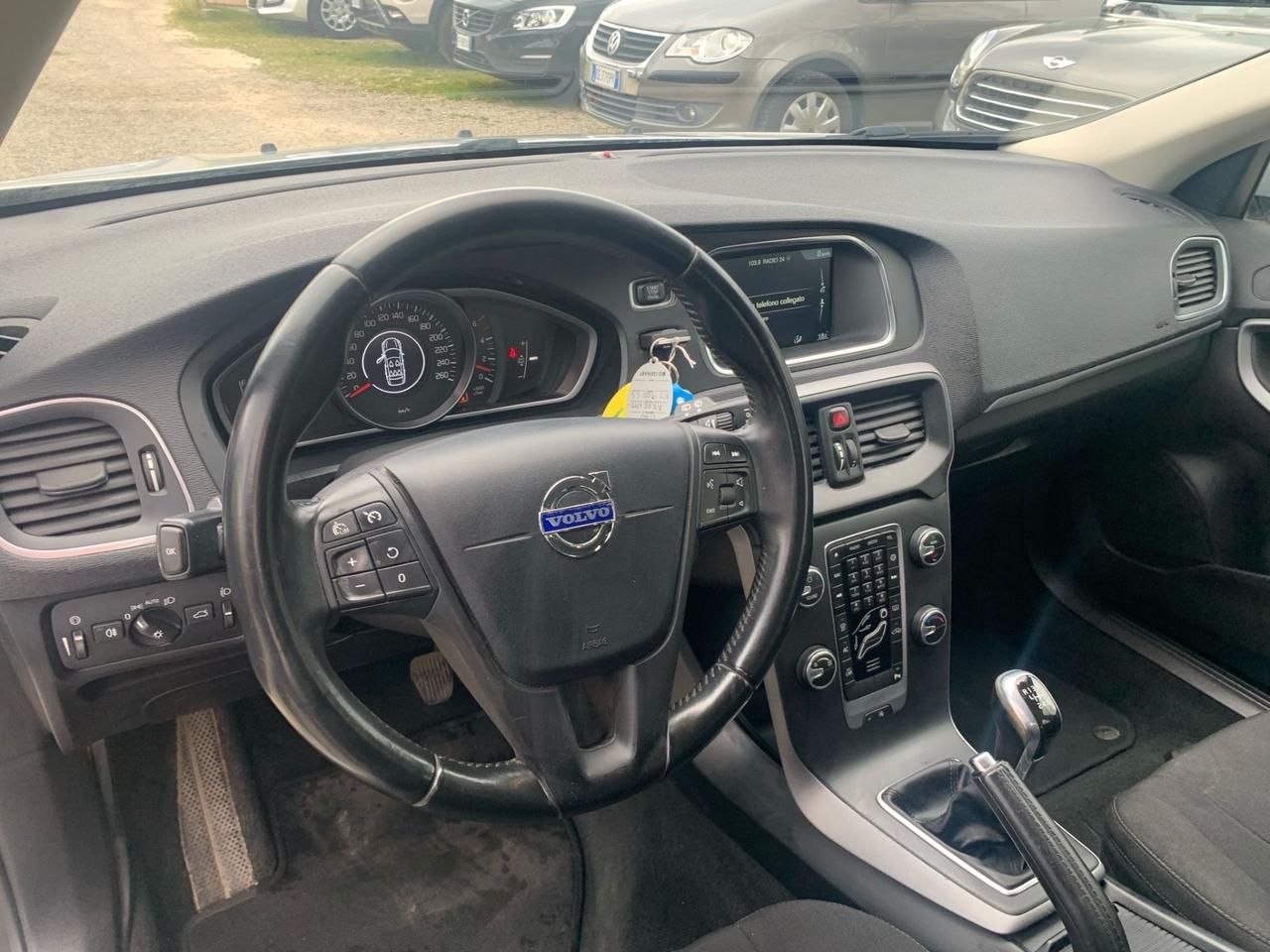Volvo V40 D2 1.6 Summum 2015 233.000 KM