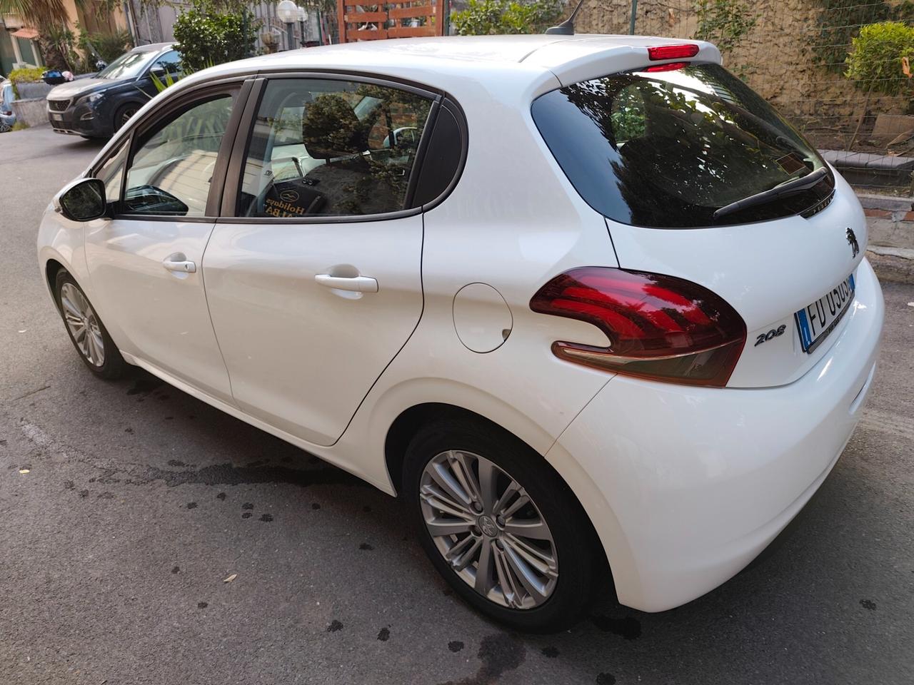 Peugeot 208 1.6 hdi Autocarro 4 posti 2016