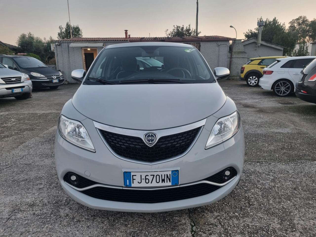 Lancia Ypsilon 1.2 69 CV 5 porte MYA "NEOPATENTATI"