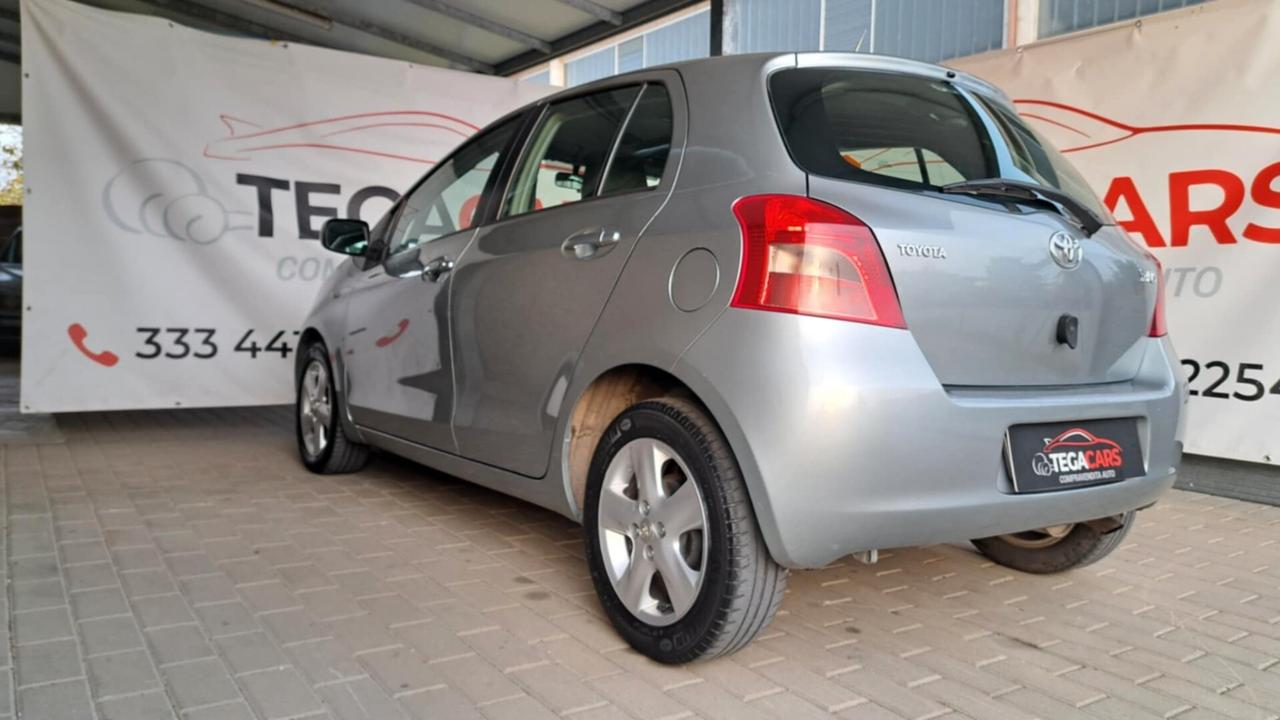 Toyota Yaris 1.3 5 porte