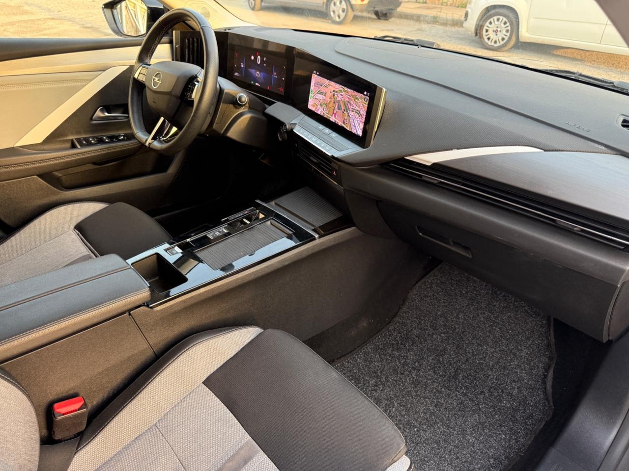Opel Astra 1.2 Turbo 130 CV Elegance
