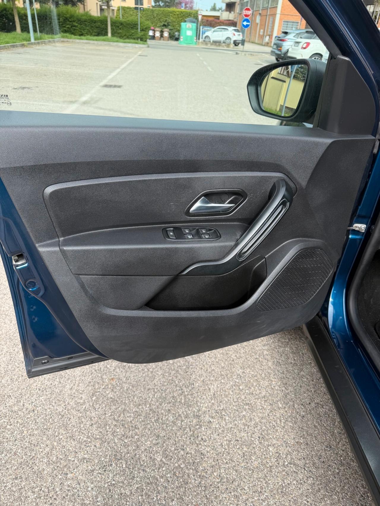 Dacia Duster 1.5 dci - NEOP. - NAV. - 12 MESI DI GARANZIA -