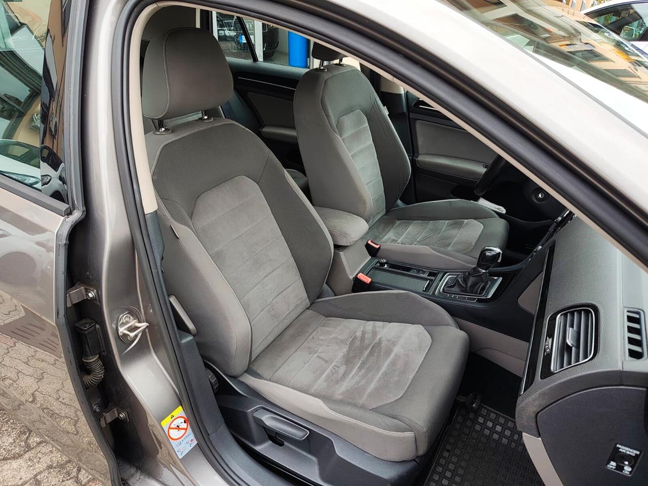 Volkswagen Golf 2.0 TDI DSG 5p.