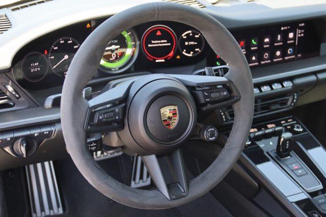 PORSCHE 911 992 Carrera 4 GTS