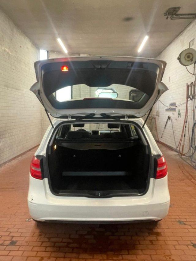 MERCEDES-BENZ B 180 CDI Elegance