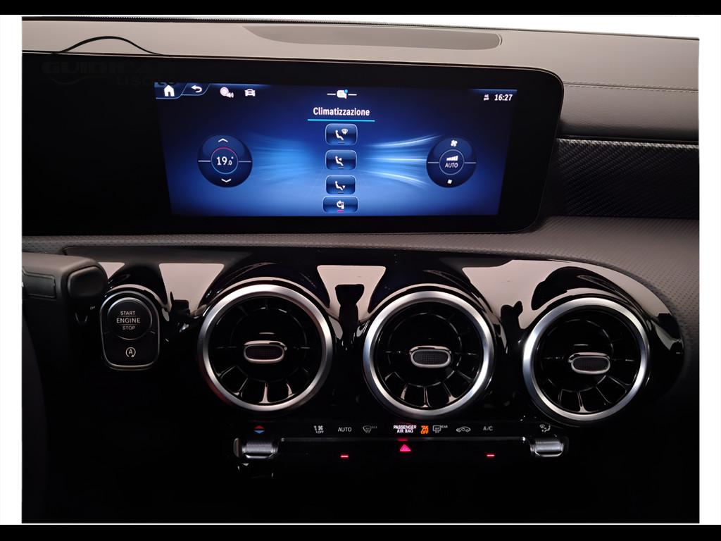 Mercedes-Benz CLA Sh.Brake - X118 2023 - CLA Shooting Brake 180 d Progressive Advanced auto