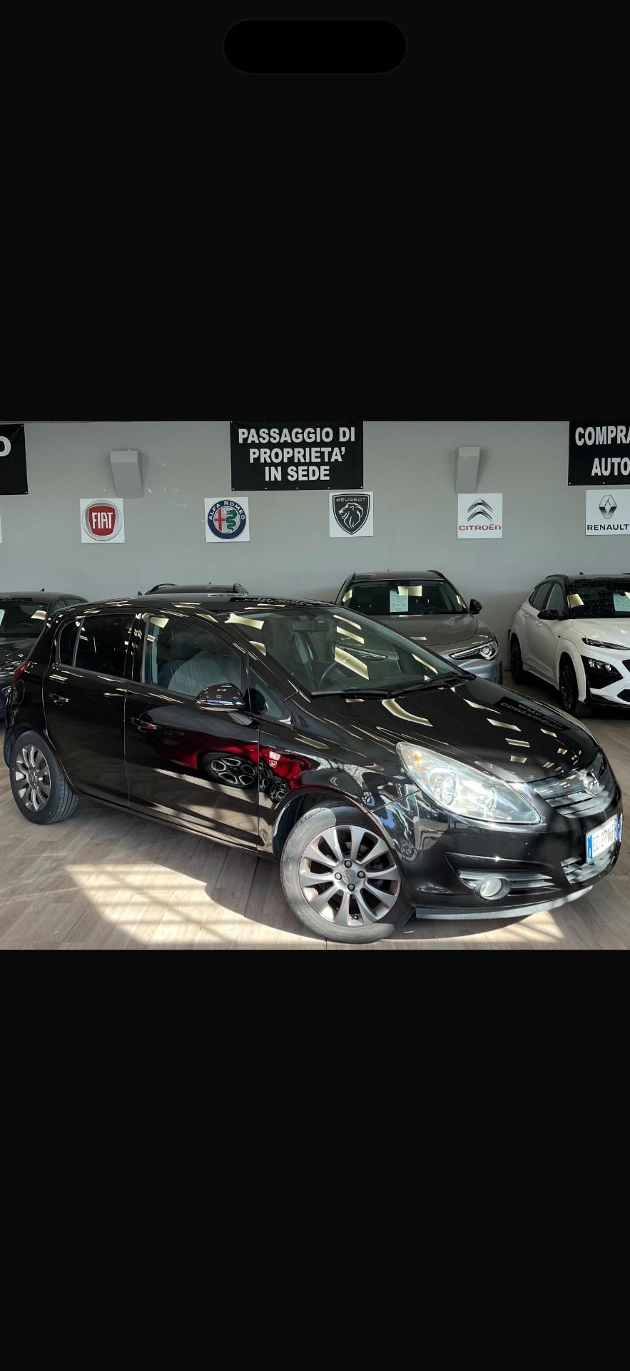 Opel Corsa 1.2 5 porte Cosmo