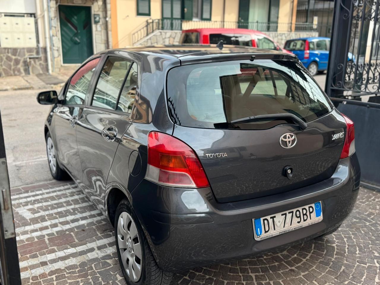 Toyota Yaris 1.0 5 porte Sol