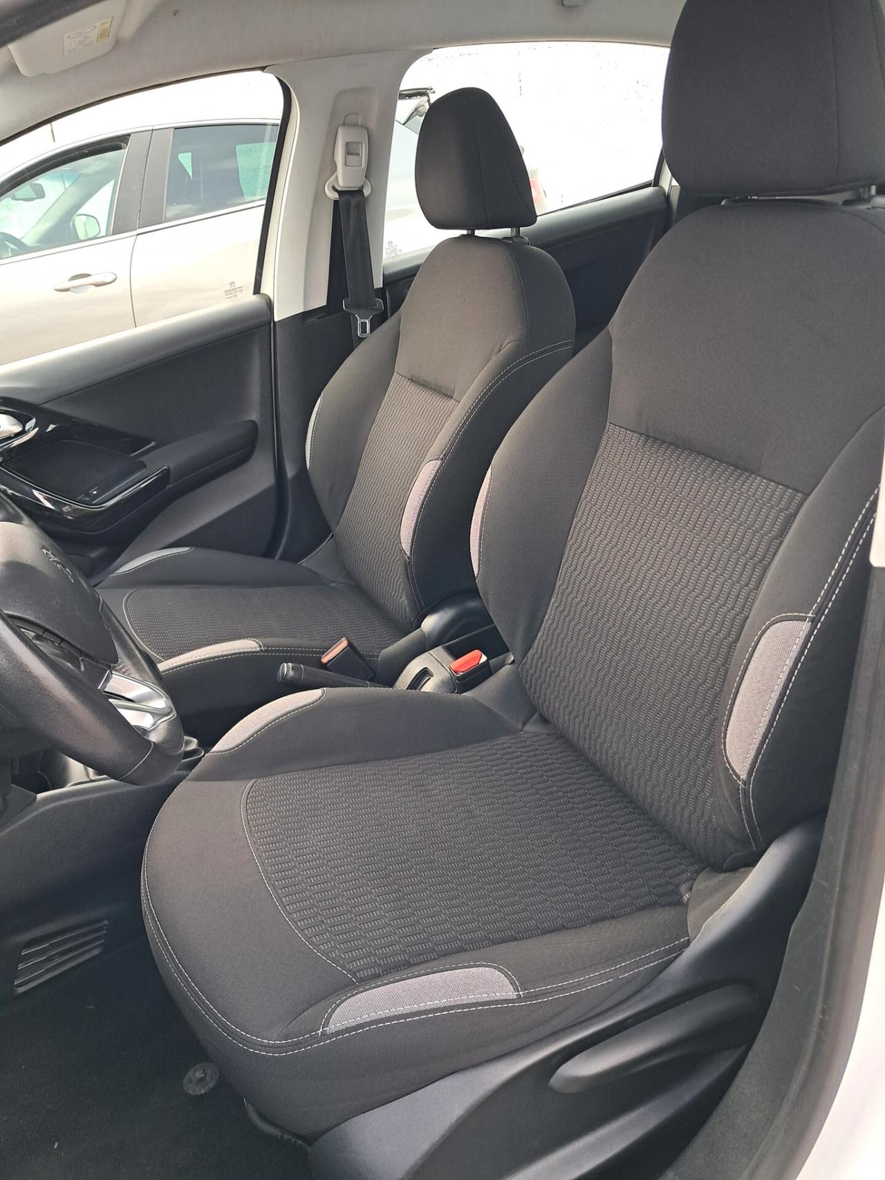 Peugeot 208 1.6hdi 75cv